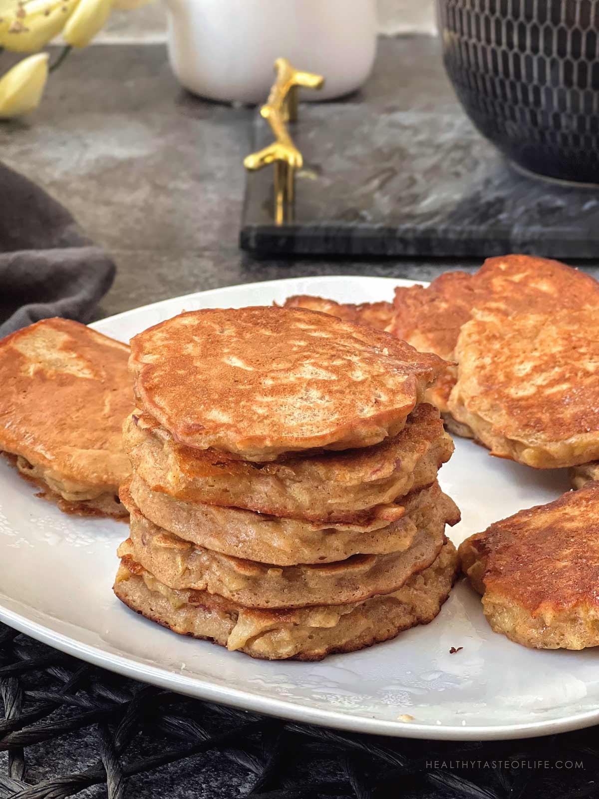 Easy 5-Ingredient Apple Pancakes