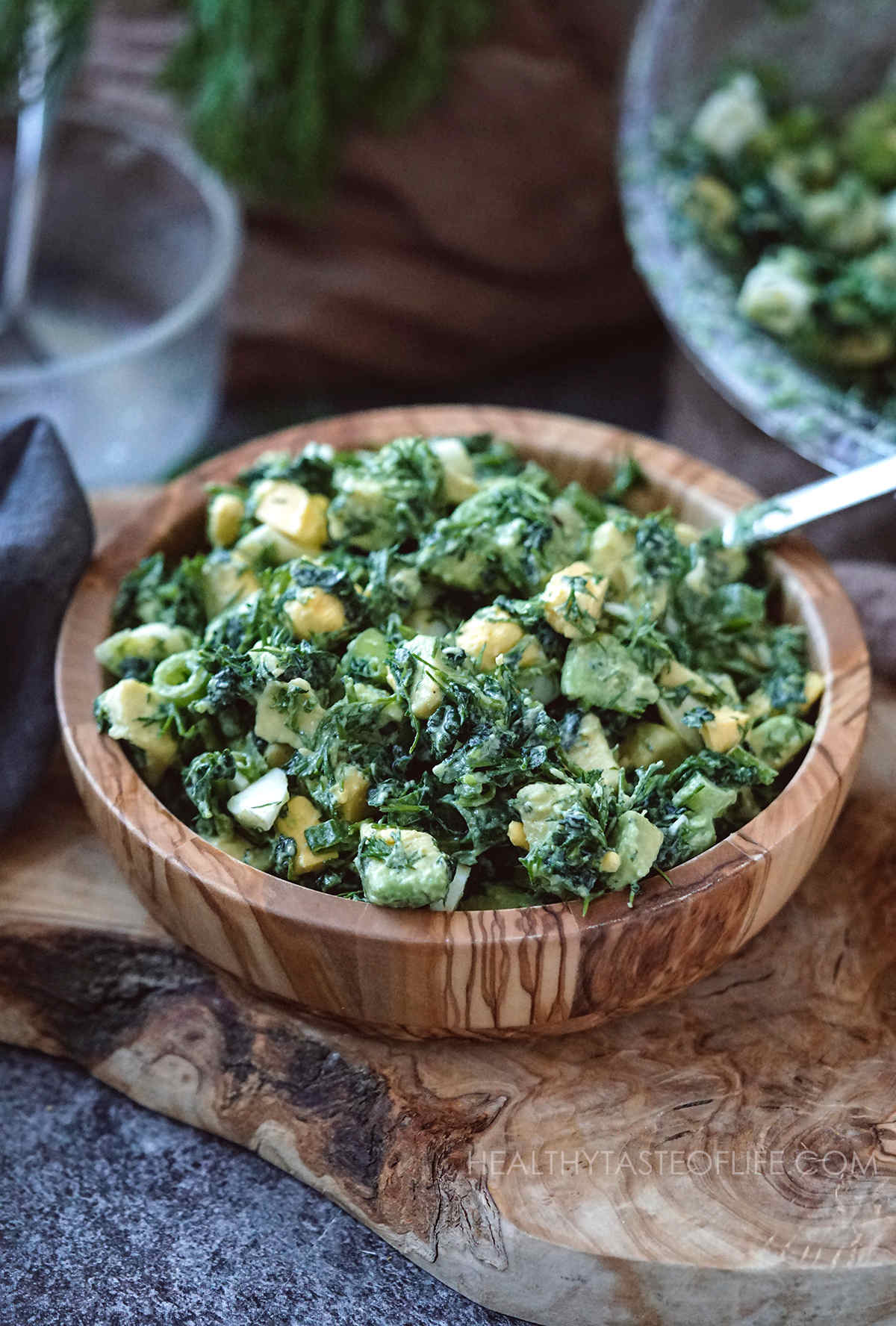 Avocado Kale Salad With Egg